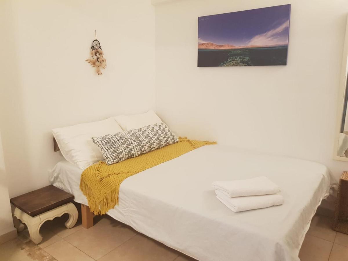 Appartamento כרמונ'ס פטיו - Carmona'S Patio Eilat Esterno foto